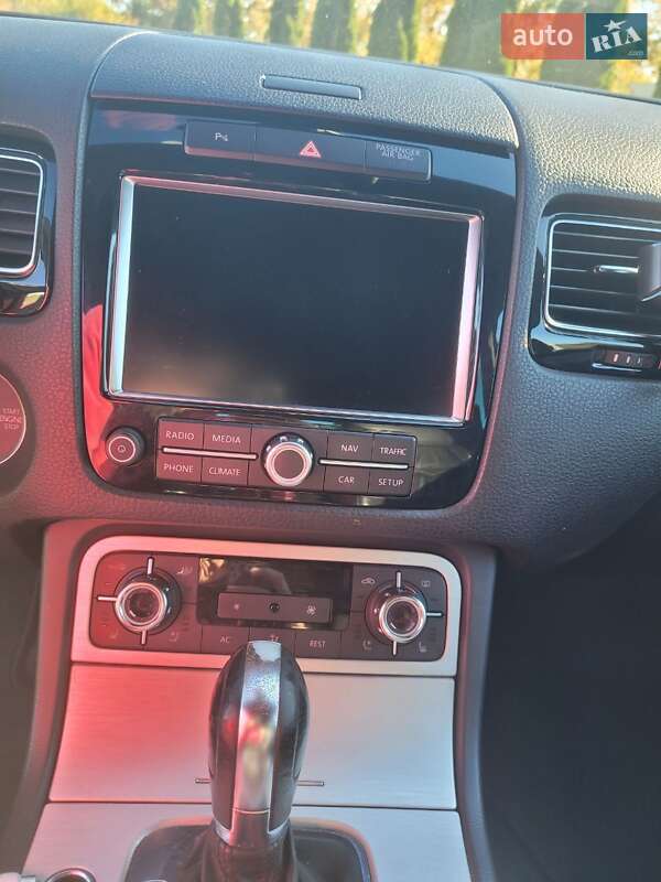 Внедорожник / Кроссовер Volkswagen Touareg 2010 в Одессе