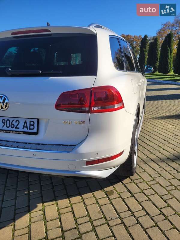 Внедорожник / Кроссовер Volkswagen Touareg 2010 в Одессе