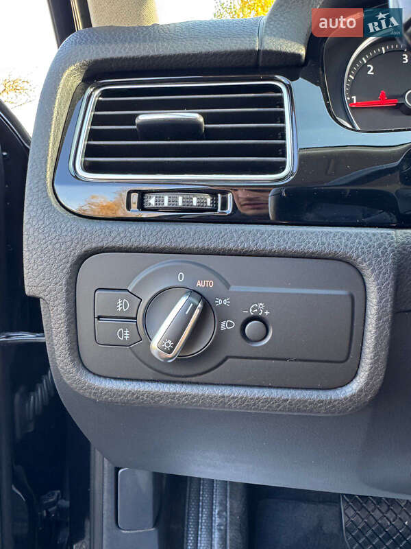 Внедорожник / Кроссовер Volkswagen Touareg 2016 в Коростышеве фото 20 Внедорожник / Кроссовер Volkswagen Touareg 2016 в Коростышеве