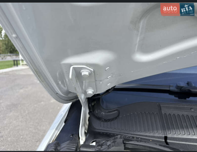 Позашляховик / Кросовер Volkswagen Touareg 2012 в Чернігові