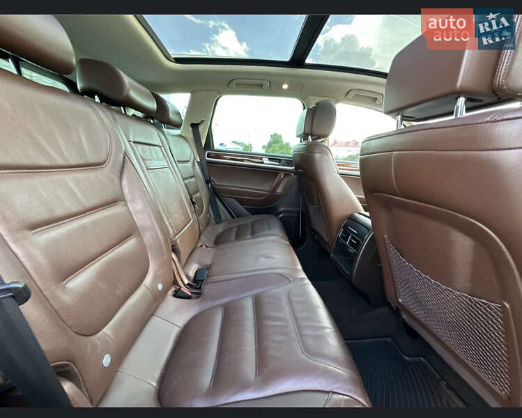 Позашляховик / Кросовер Volkswagen Touareg 2012 в Чернігові