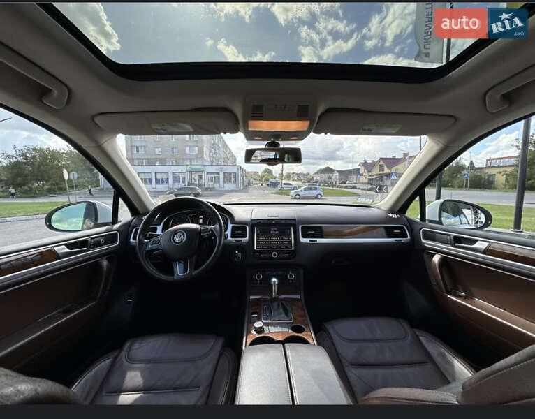 Позашляховик / Кросовер Volkswagen Touareg 2012 в Чернігові