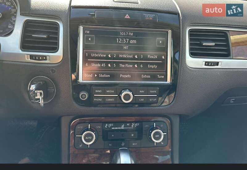 Позашляховик / Кросовер Volkswagen Touareg 2012 в Чернігові