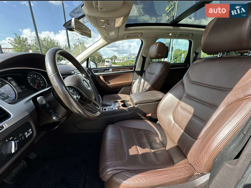 Позашляховик / Кросовер Volkswagen Touareg 2012 в Чернігові