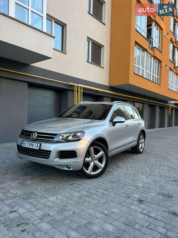 Внедорожник / Кроссовер Volkswagen Touareg 2010 в Виннице