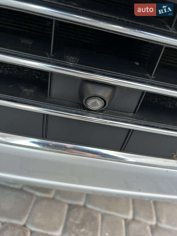 Внедорожник / Кроссовер Volkswagen Touareg 2010 в Виннице