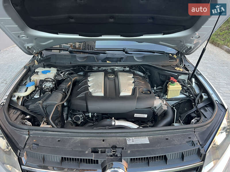 Внедорожник / Кроссовер Volkswagen Touareg 2010 в Виннице