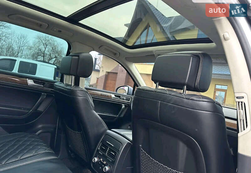 Внедорожник / Кроссовер Volkswagen Touareg 2016 в Виноградове