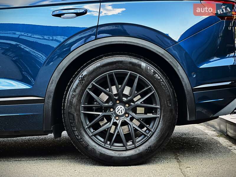 Позашляховик / Кросовер Volkswagen Touareg 2019 в Києві фото 12 Позашляховик / Кросовер Volkswagen Touareg 2019 в Києві