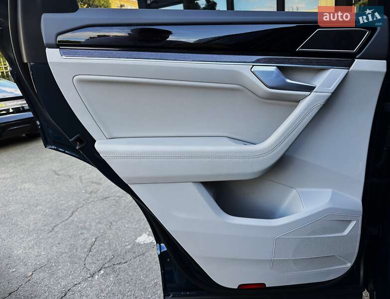 Позашляховик / Кросовер Volkswagen Touareg 2019 в Києві фото 22 Позашляховик / Кросовер Volkswagen Touareg 2019 в Києві