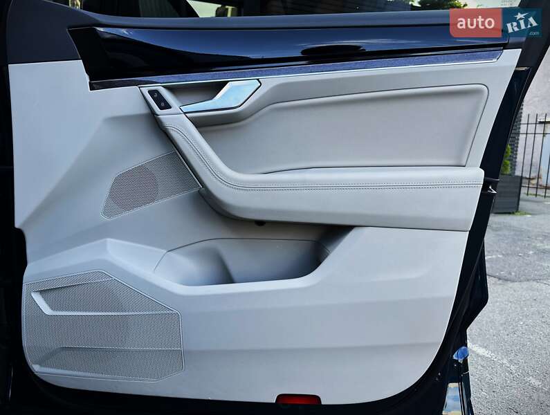 Позашляховик / Кросовер Volkswagen Touareg 2019 в Києві фото 26 Позашляховик / Кросовер Volkswagen Touareg 2019 в Києві