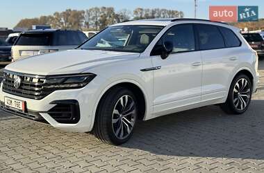 Позашляховик / Кросовер Volkswagen Touareg 2020 в Чернівцях