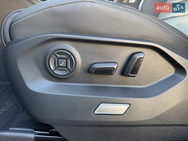 Внедорожник / Кроссовер Volkswagen Touareg 2020 в Черновцах