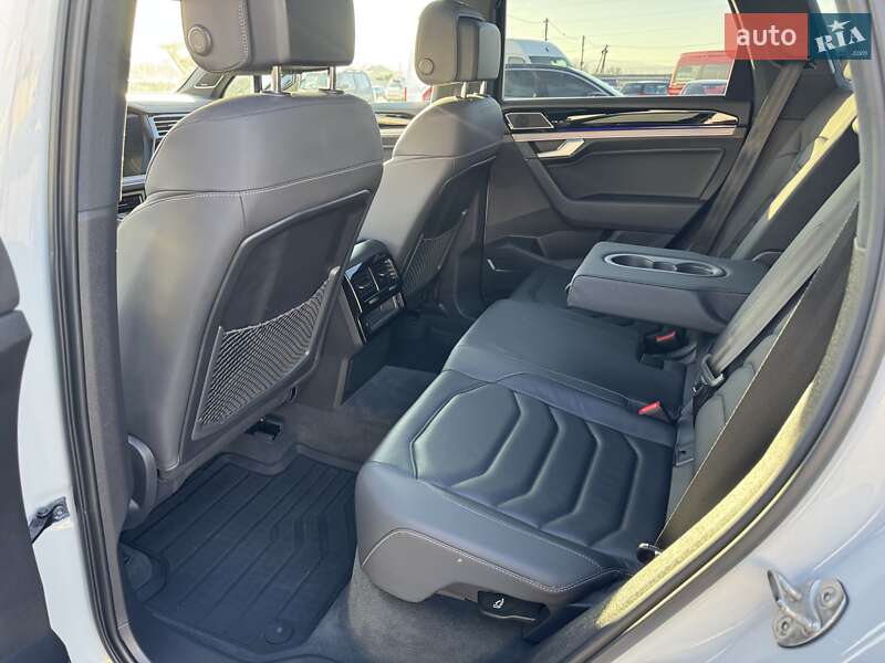 Внедорожник / Кроссовер Volkswagen Touareg 2020 в Черновцах