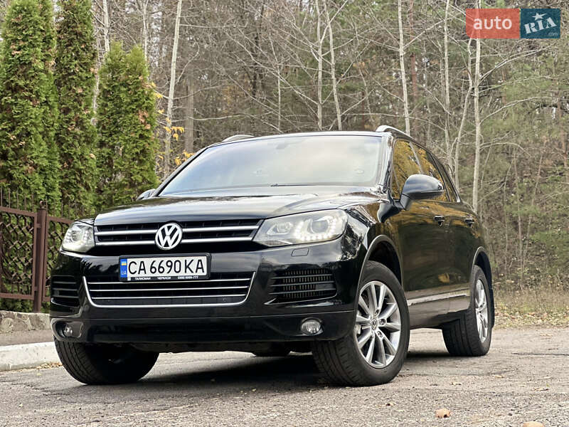 Внедорожник / Кроссовер Volkswagen Touareg 2012 в Черкассах