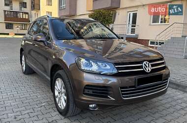 Внедорожник / Кроссовер Volkswagen Touareg 2013 в Черновцах