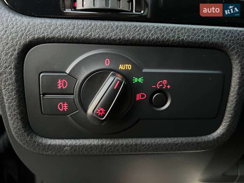 Внедорожник / Кроссовер Volkswagen Touareg 2010 в Хмельницком