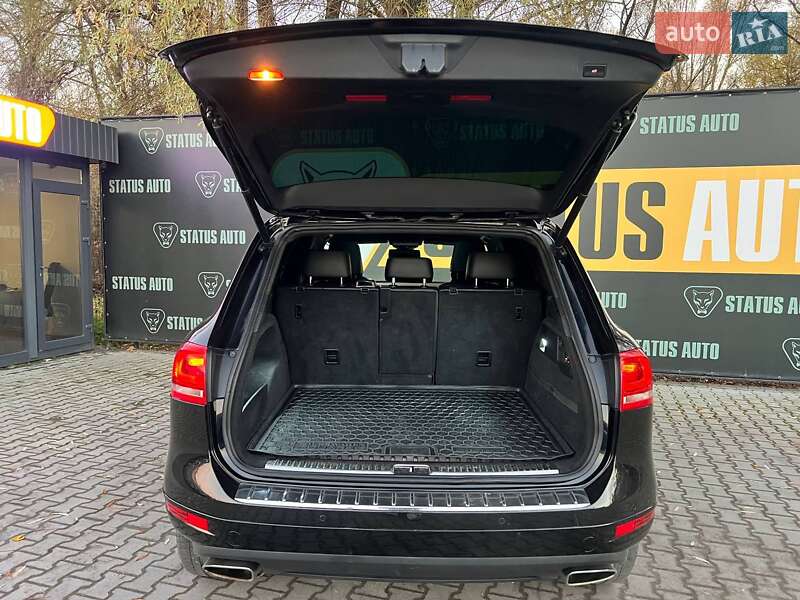 Внедорожник / Кроссовер Volkswagen Touareg 2010 в Хмельницком