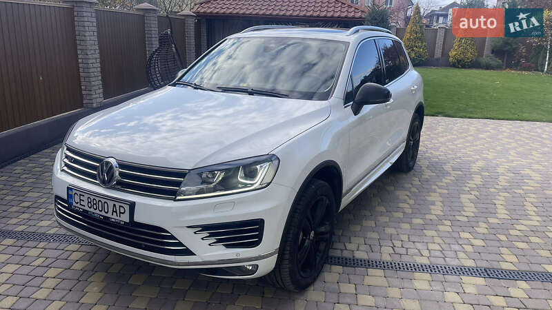 Внедорожник / Кроссовер Volkswagen Touareg 2017 в Черновцах