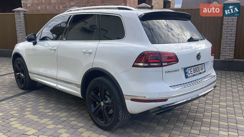 Внедорожник / Кроссовер Volkswagen Touareg 2017 в Черновцах