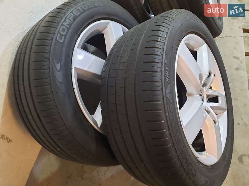 Внедорожник / Кроссовер Volkswagen Touareg 2012 в Одессе