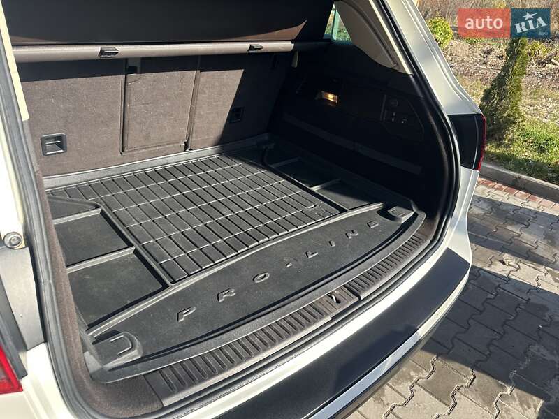 Внедорожник / Кроссовер Volkswagen Touareg 2010 в Тернополе