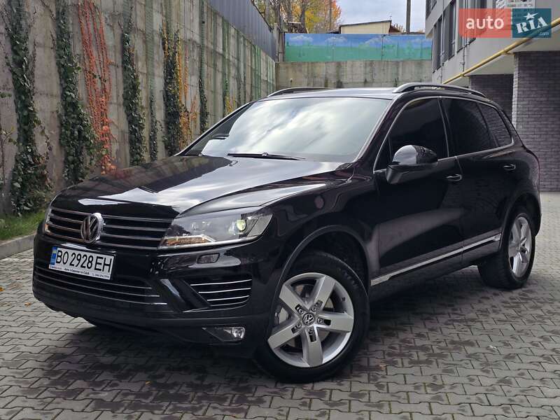 Внедорожник / Кроссовер Volkswagen Touareg 2011 в Хмельницком