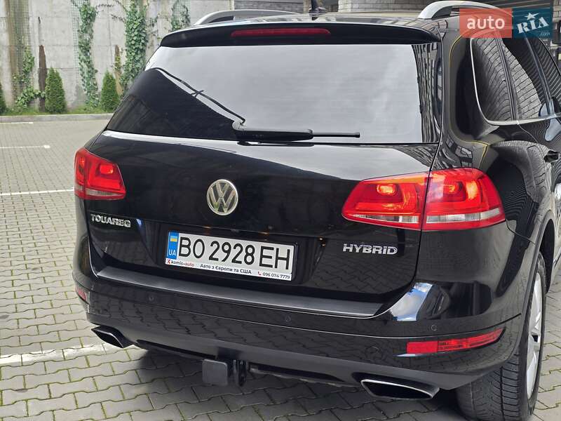 Внедорожник / Кроссовер Volkswagen Touareg 2011 в Хмельницком