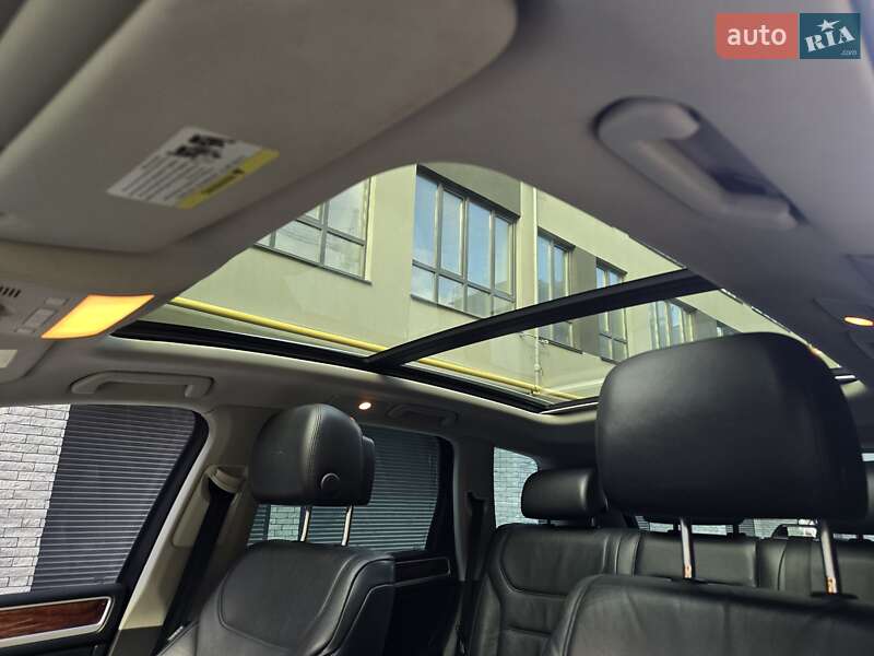 Внедорожник / Кроссовер Volkswagen Touareg 2011 в Хмельницком