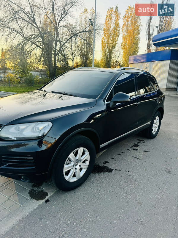 Позашляховик / Кросовер Volkswagen Touareg 2010 в Миколаєві