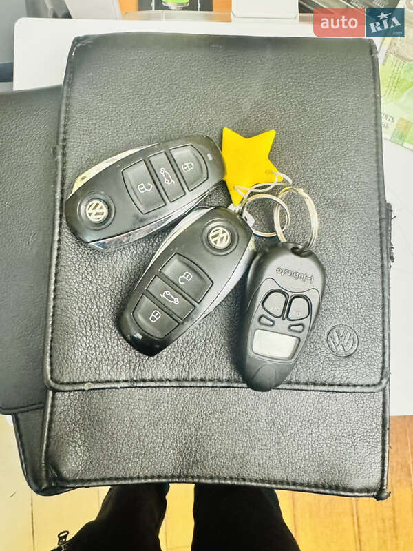 Позашляховик / Кросовер Volkswagen Touareg 2010 в Миколаєві