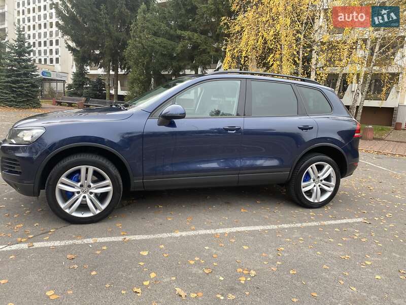 Позашляховик / Кросовер Volkswagen Touareg 2013 в Вінниці
