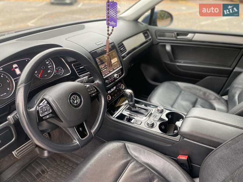 Позашляховик / Кросовер Volkswagen Touareg 2013 в Вінниці