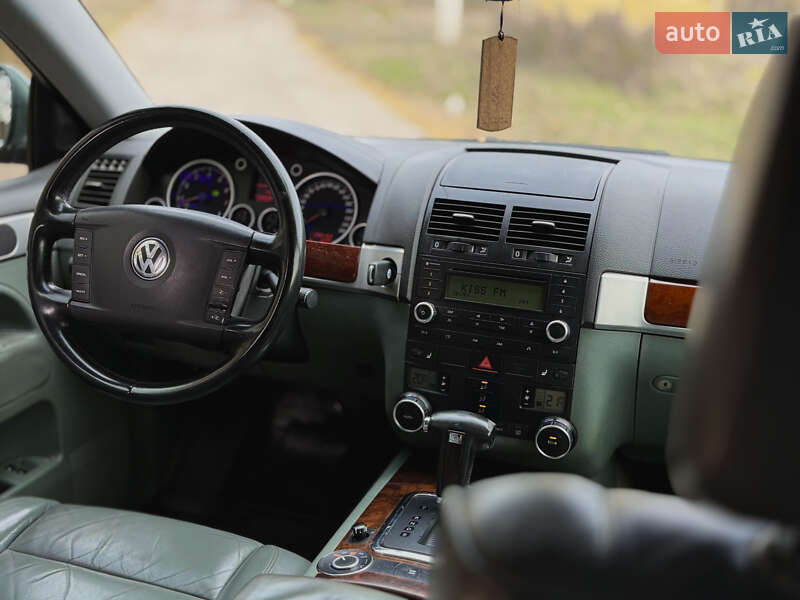 Внедорожник / Кроссовер Volkswagen Touareg 2003 в Кропивницком