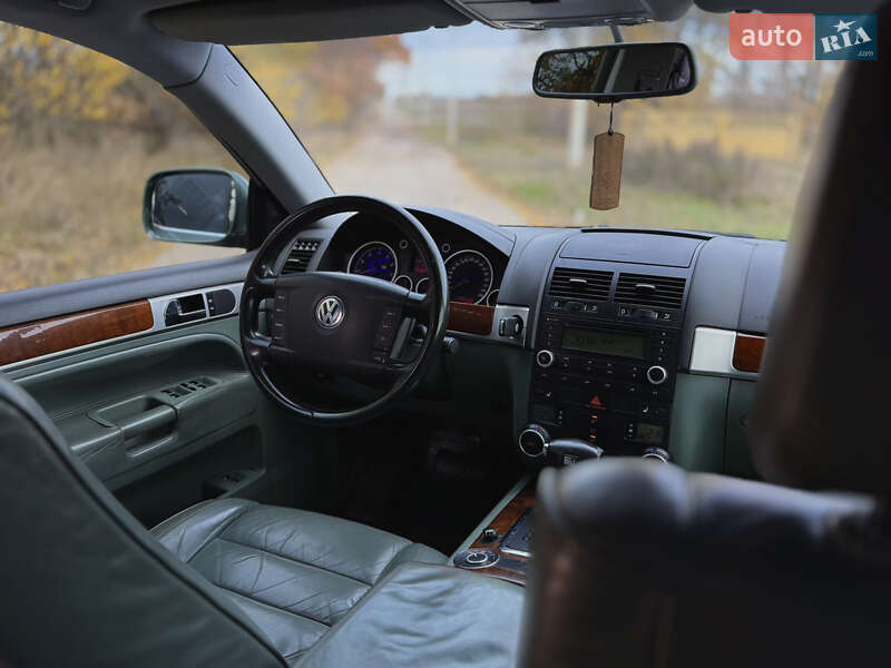 Внедорожник / Кроссовер Volkswagen Touareg 2003 в Кропивницком