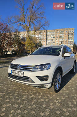 Позашляховик / Кросовер Volkswagen Touareg 2014 в Краматорську