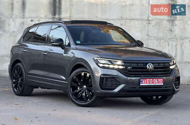 Позашляховик / Кросовер Volkswagen Touareg 2021 в Рівному