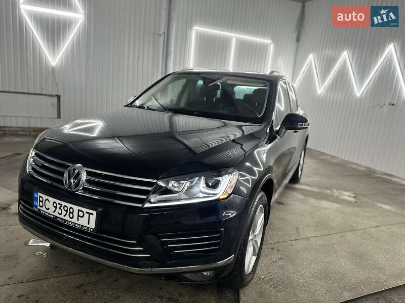 Позашляховик / Кросовер Volkswagen Touareg 2015 в Вінниці