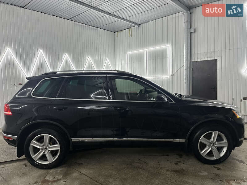 Позашляховик / Кросовер Volkswagen Touareg 2015 в Вінниці