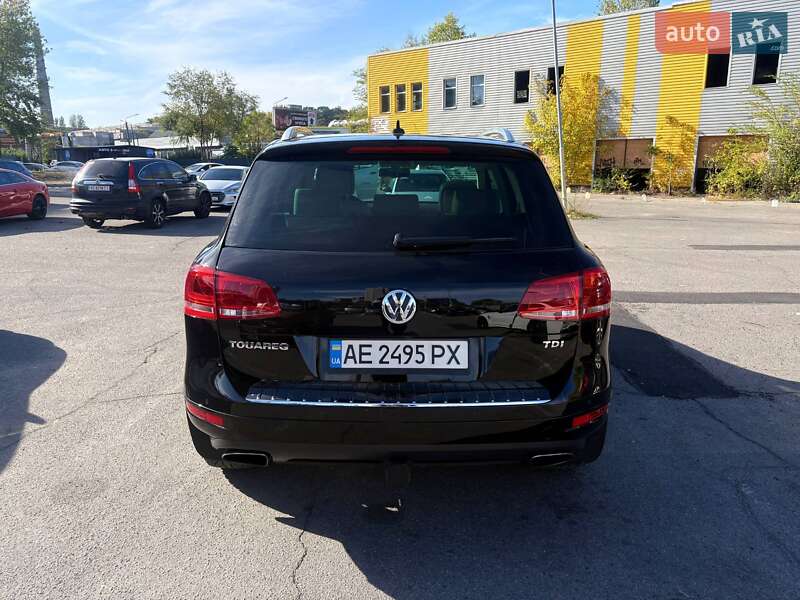 Внедорожник / Кроссовер Volkswagen Touareg 2011 в Днепре