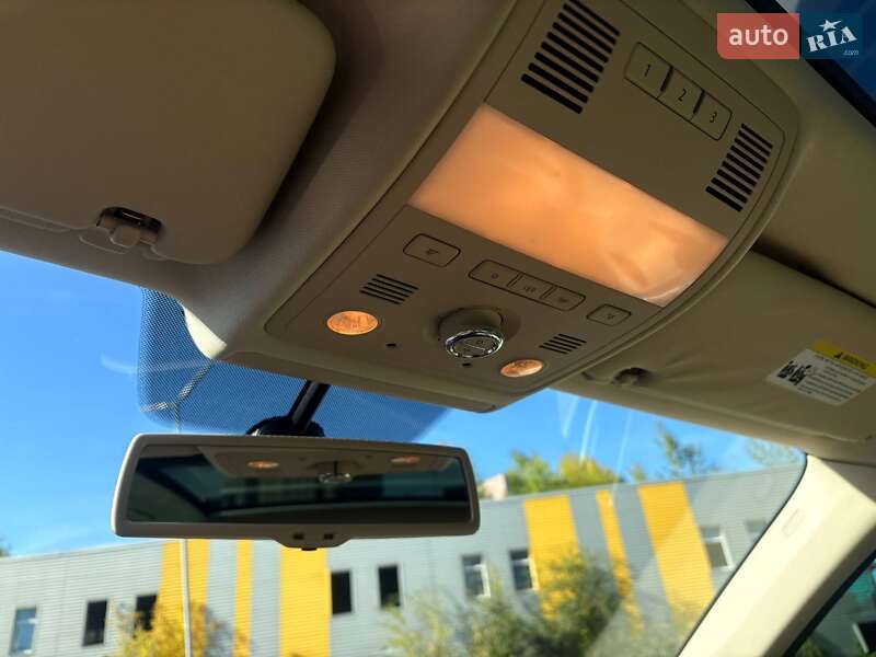 Внедорожник / Кроссовер Volkswagen Touareg 2011 в Днепре