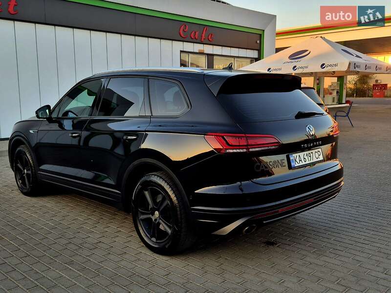 Позашляховик / Кросовер Volkswagen Touareg 2021 в Житомирі