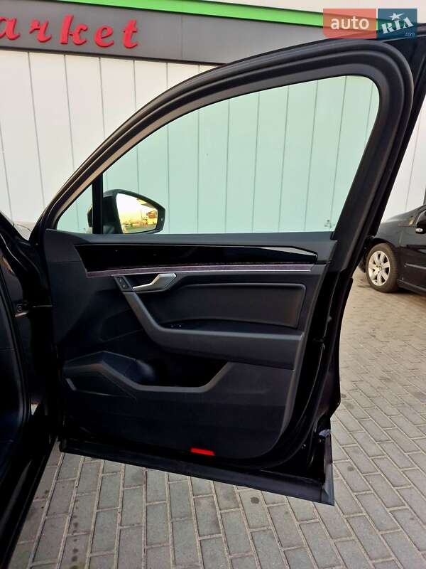 Позашляховик / Кросовер Volkswagen Touareg 2021 в Житомирі