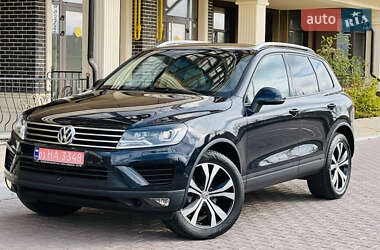 Внедорожник / Кроссовер Volkswagen Touareg 2016 в Киеве