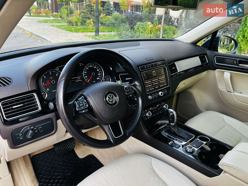 Внедорожник / Кроссовер Volkswagen Touareg 2016 в Киеве фото 23 Внедорожник / Кроссовер Volkswagen Touareg 2016 в Киеве