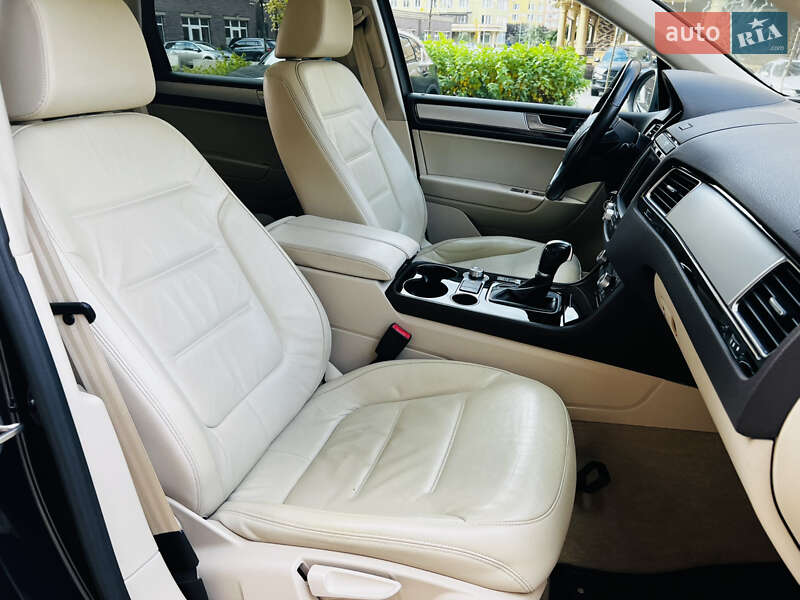 Внедорожник / Кроссовер Volkswagen Touareg 2016 в Киеве фото 37 Внедорожник / Кроссовер Volkswagen Touareg 2016 в Киеве