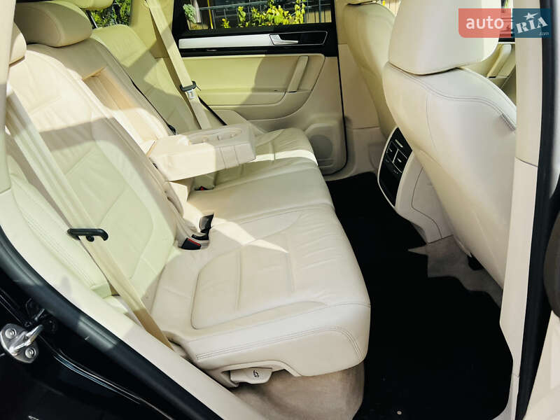 Внедорожник / Кроссовер Volkswagen Touareg 2016 в Киеве фото 47 Внедорожник / Кроссовер Volkswagen Touareg 2016 в Киеве