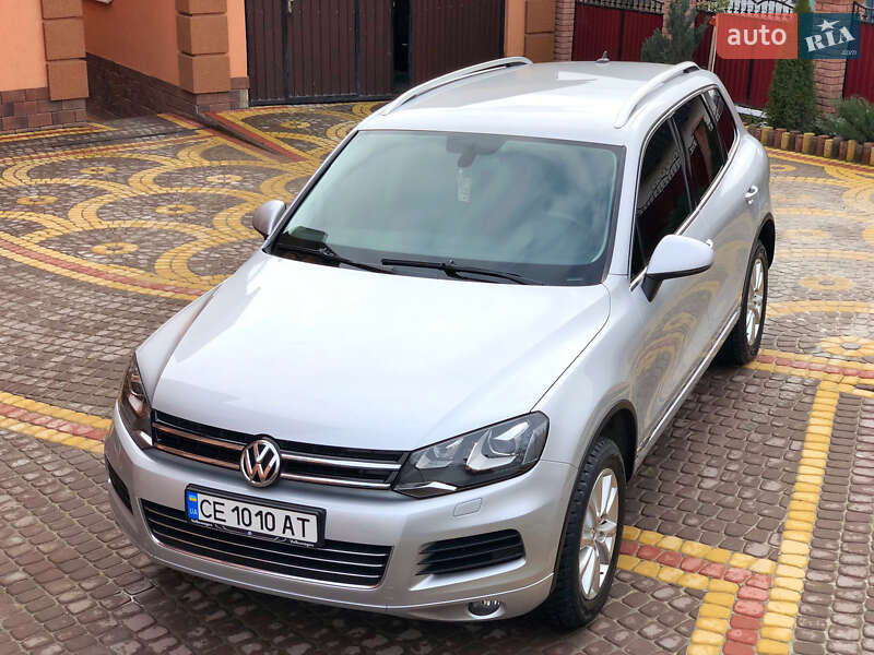 Внедорожник / Кроссовер Volkswagen Touareg 2012 в Хотине