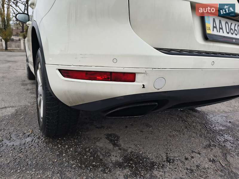 Внедорожник / Кроссовер Volkswagen Touareg 2011 в Киеве