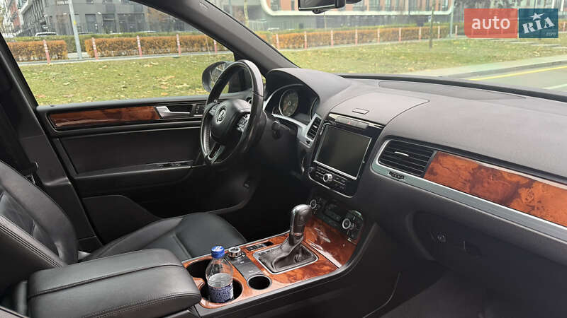Позашляховик / Кросовер Volkswagen Touareg 2012 в Києві фото 24 Позашляховик / Кросовер Volkswagen Touareg 2012 в Києві